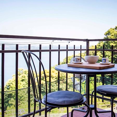 Cloud 9 - Apartment With Stunning Lake View 贝尔吉拉泰 外观 照片